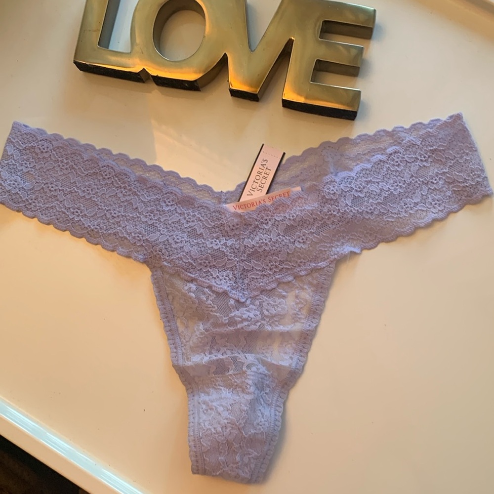 Victoria’s Secret Lace Thong (M)